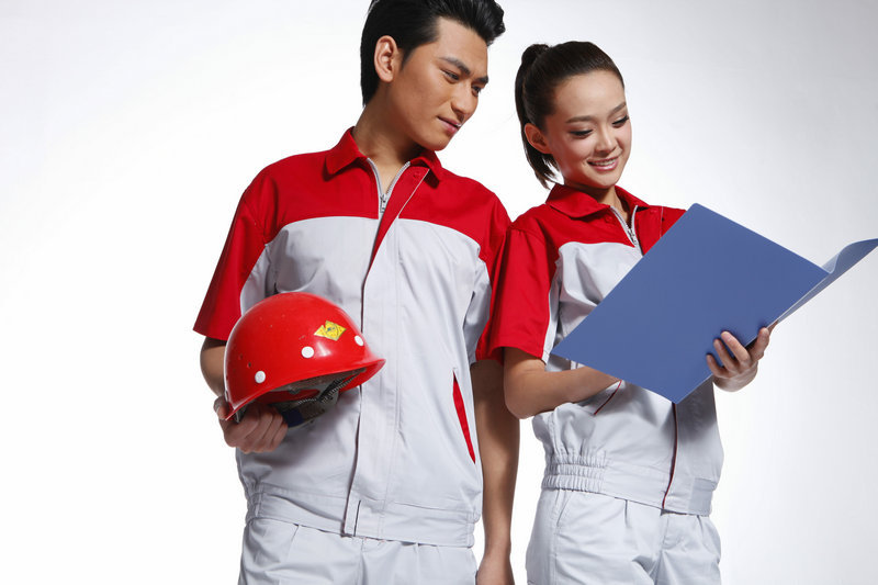 統(tǒng)一定制工作服的好處是什么?如何清洗污漬?